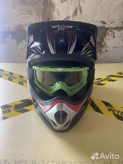 Кроссовый шлем с очками