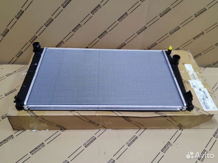 Радиатор охлаждения Lexus Nx200