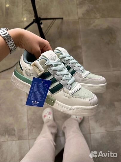 Кроссовки оптом