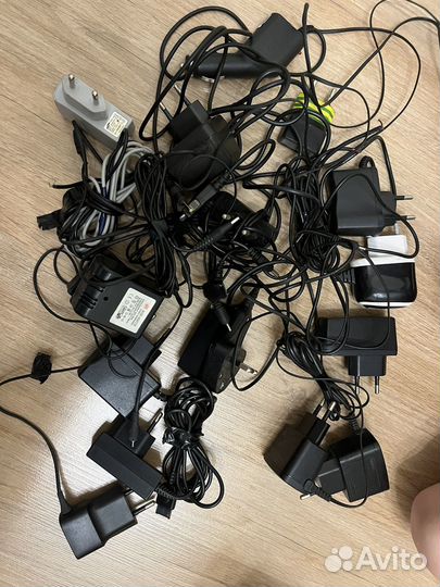 Зарядные устройства 14 штук