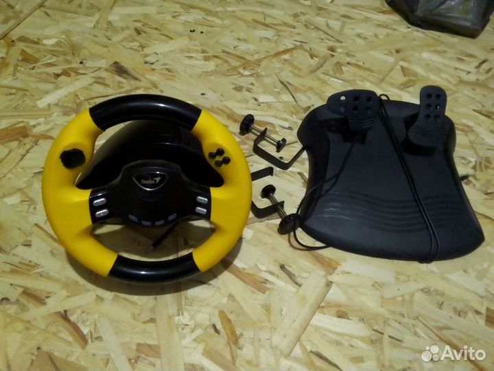 Игровой руль для компьютера