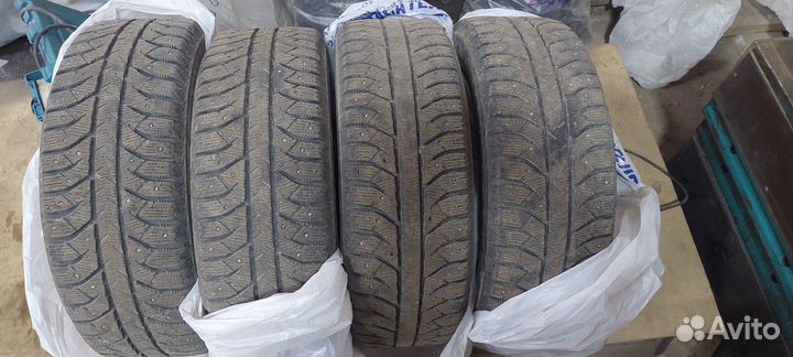Bridgestone Ice Cruiser 7000 205/60 R16 92T