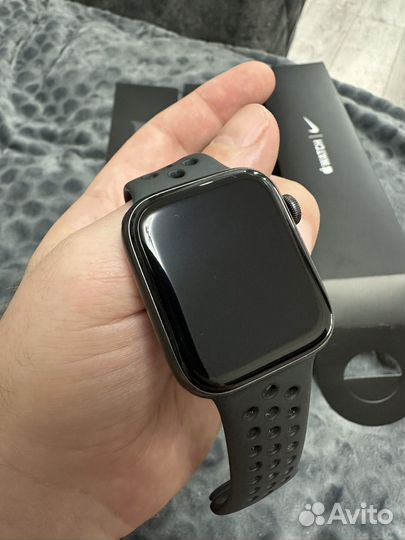 Apple watch se 44mm nike