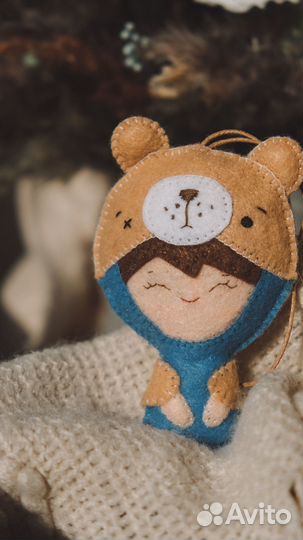 Новогодняя игрушка из фетра ручной работы 