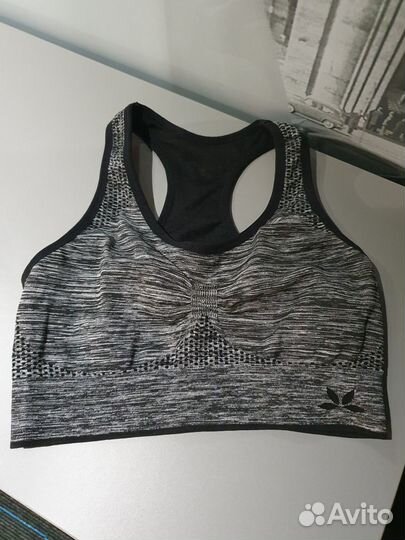 Спортивный компрессионный топ Under Armour, S/M