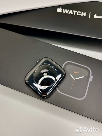 Apple Watch SE 44MM (Black)