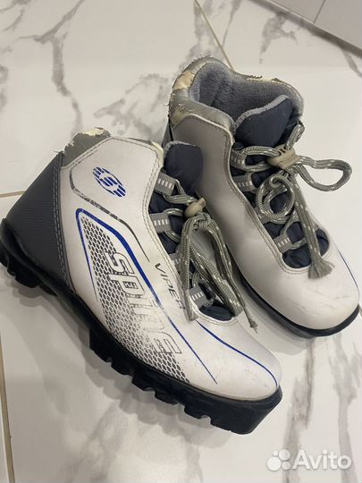 Лыжные ботинки 34 35 размер, 22 см по стельке