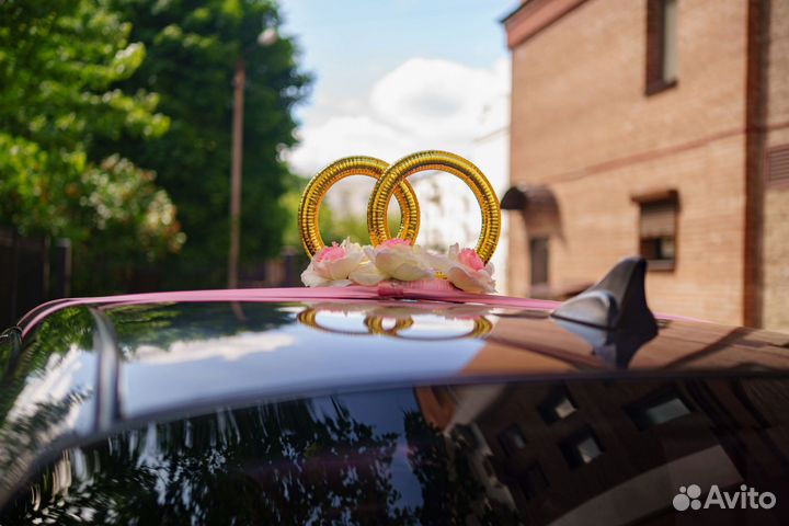 Кольца на машину свадебные. Лента на капот