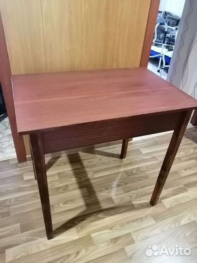 Стол кухонный обеденный