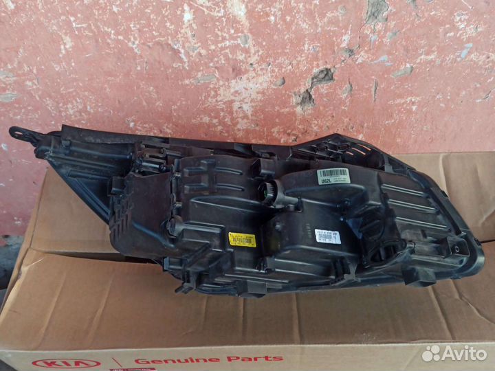 Фара левая Киа sorento prime UM