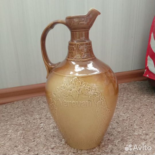 Керамический кувшин