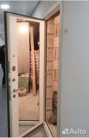 Дверь входная металлическая с зеркалом3092