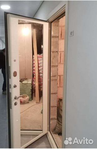 Дверь входная металлическая с зеркалом3092