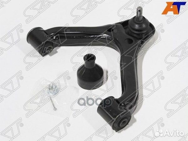 Рычаг передний верхний toyota hilux 05- RH