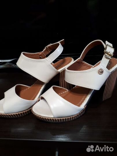 Босоножки 38р