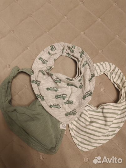Слюнявчики H&M