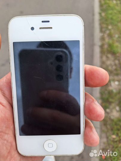 Телефон iPhone 4