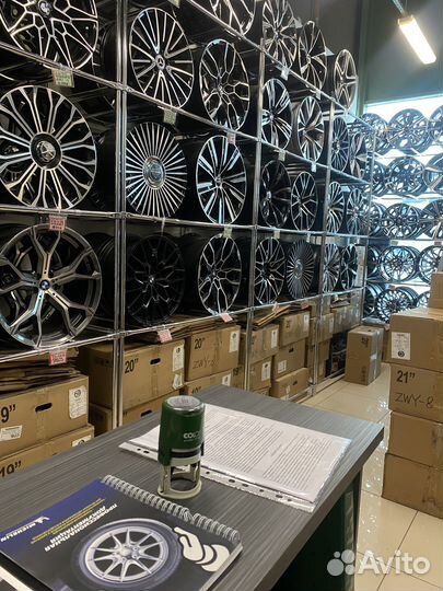 Winrun R330 275/30 R20 97W