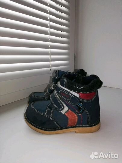 Ботинки размер 23