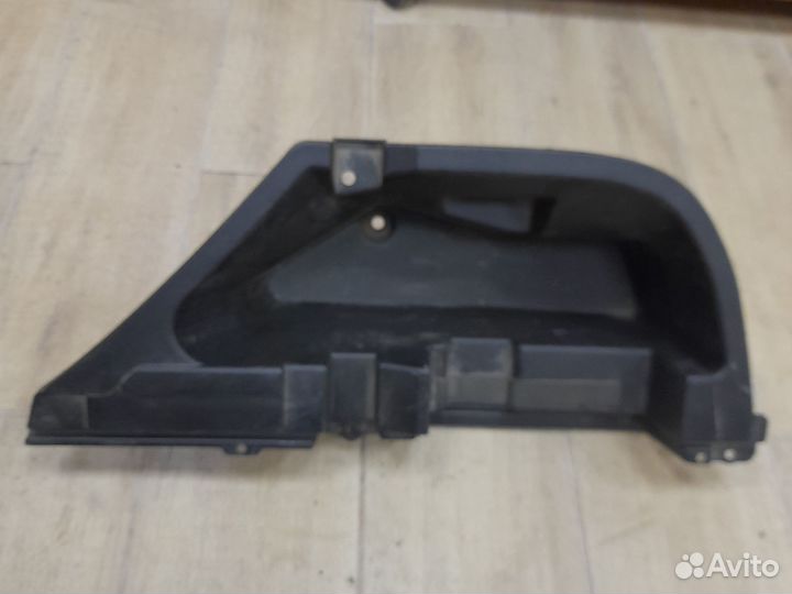 Ящик для инструментов Lexus RX300 03-09 6474148030