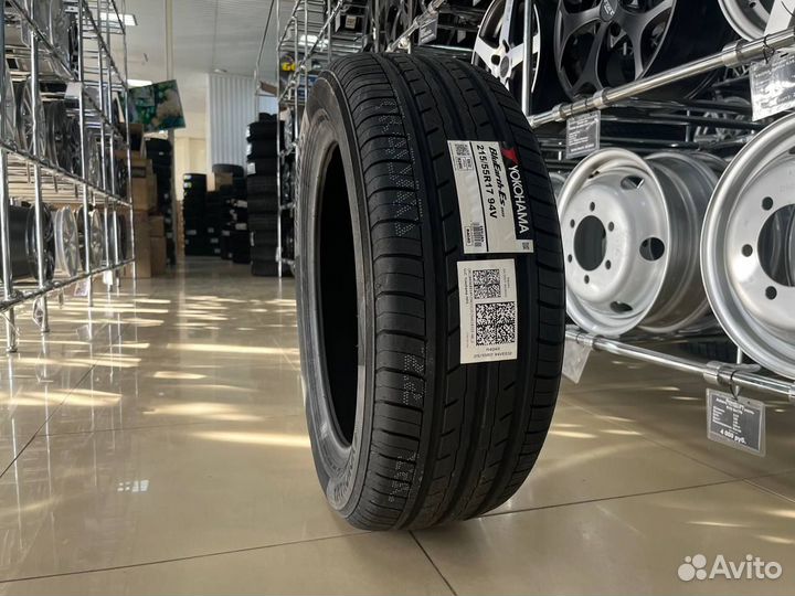 Yokohama BluEarth-ES ES32 215/55 R17 94V