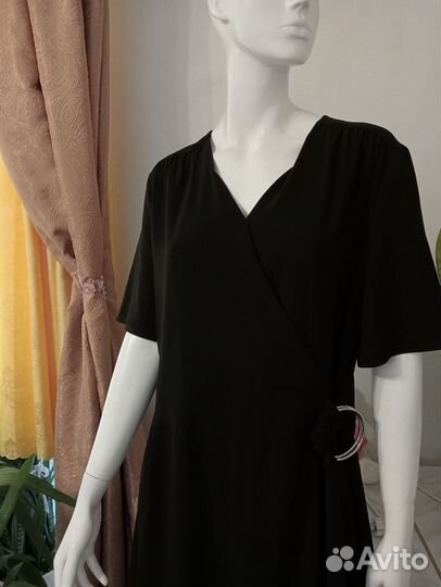Лаконичное чёрное платье, 48