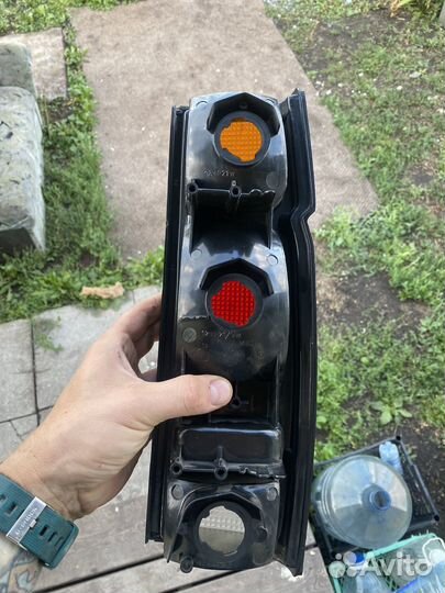 Фонарь задний левый Nissan d21