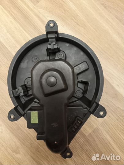 Вентилятор печки Peugeot 405