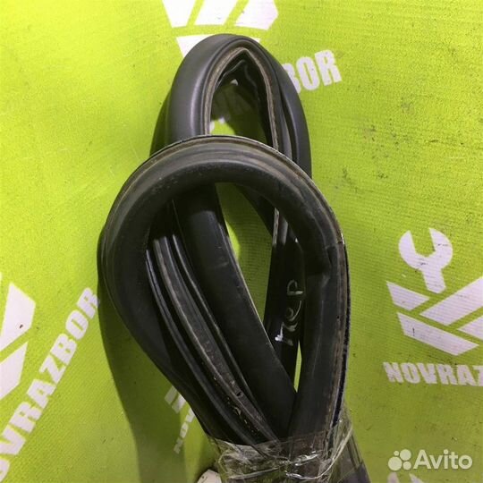 Уплотнитель двери Фольксваген Гольф 4 Бора