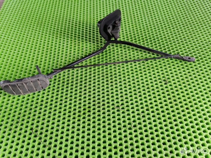 Педаль газа Рено Лагуна 1