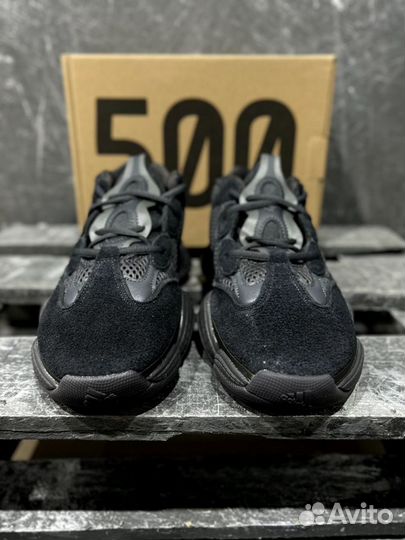 Женские кроссовки Adidas Yeezy Boost 500