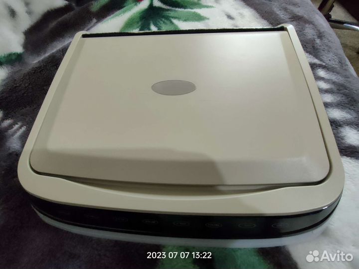 Потолочный двд монитор