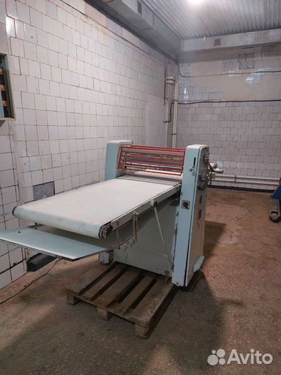 Машина тестораскаточная