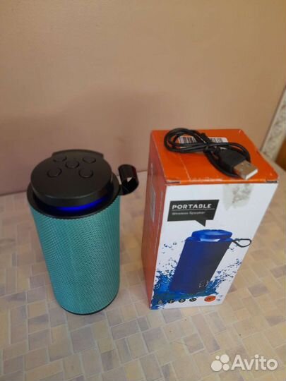 Колонка беспроводная bluetooth + FM Новая