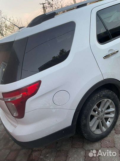 Задняя часть Ford Explorer 5