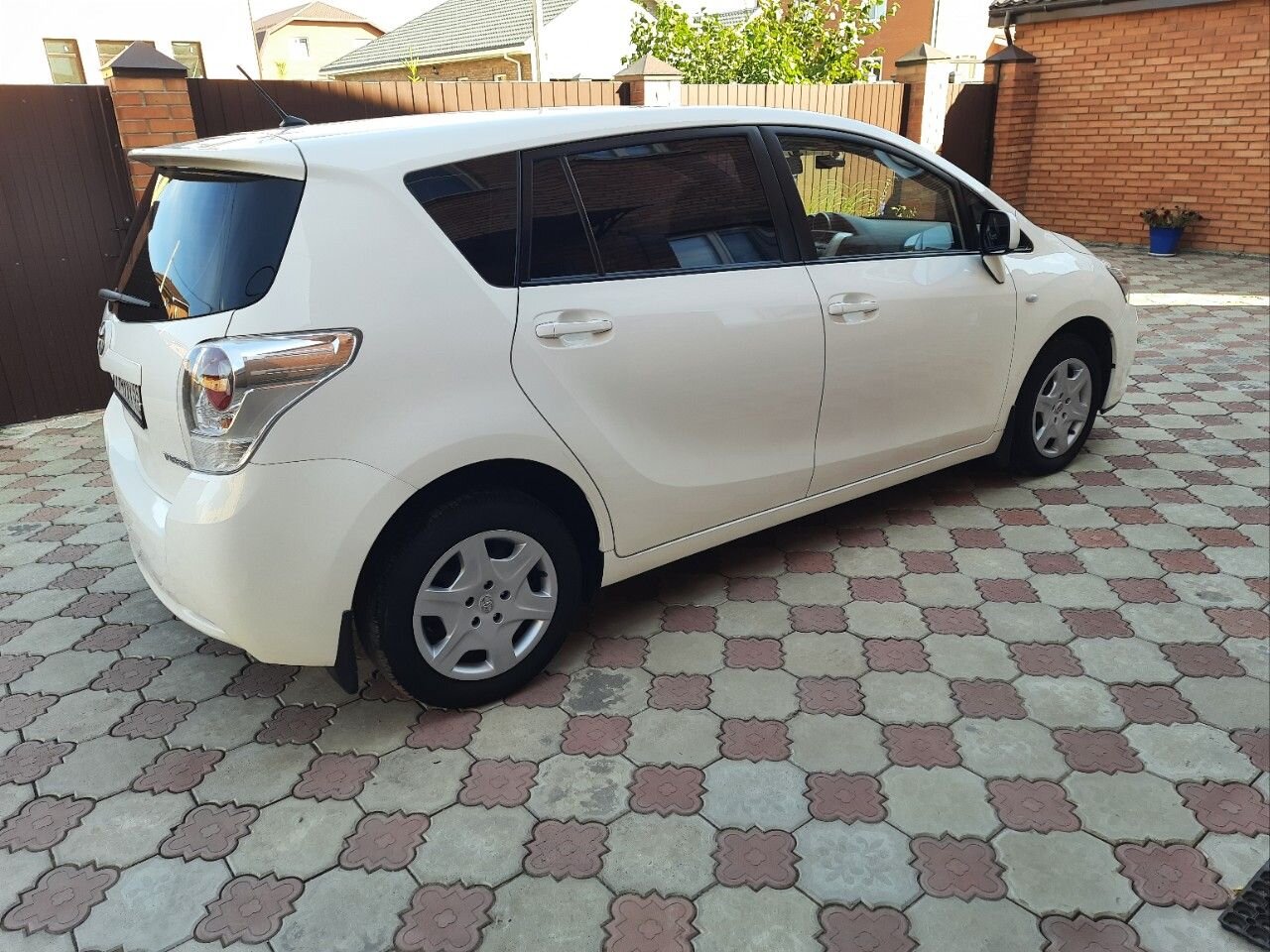 Toyota Verso: фото владельца