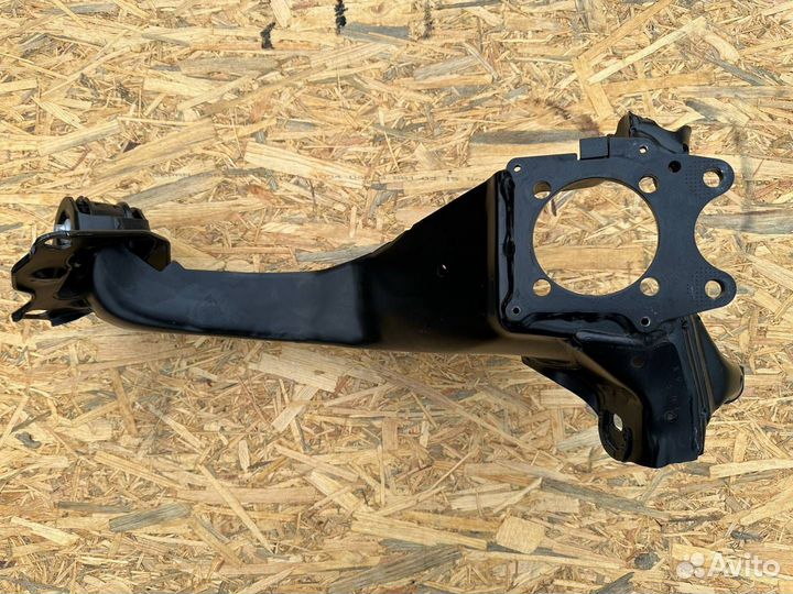 Кулак задний левый Mini Countryman 2 рест. (F60)