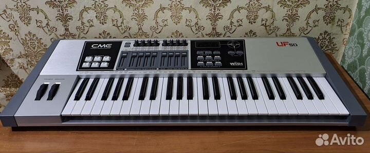 Профессиональная midi-клавиатура CME UF 50