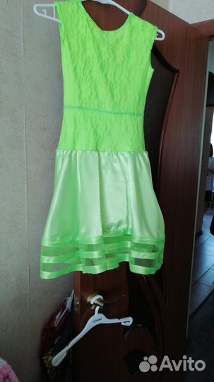 Платье зеленое для бальных спортивных танцев