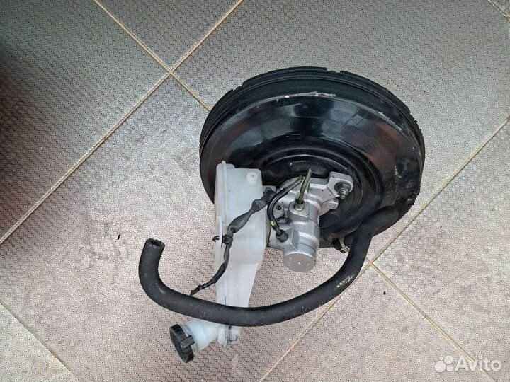 Вакуумный усилитель в сборе на Nissan Juke F15