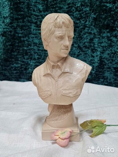 Бюст Есенин, Горький, Моцарт, Маяковский Высоцкий