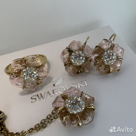 Swarovski копмлект пудровый