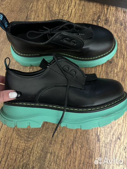 Лоферы женские весенние