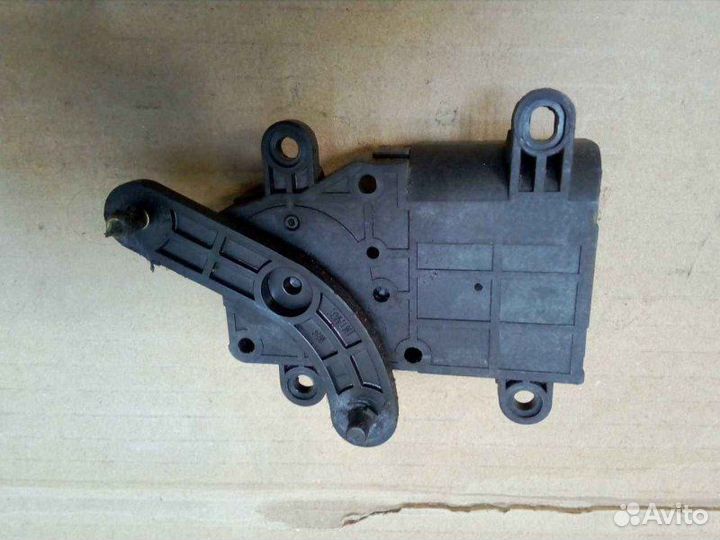 Моторчик заслонки отопителя Kia Sorento 2.5 2008