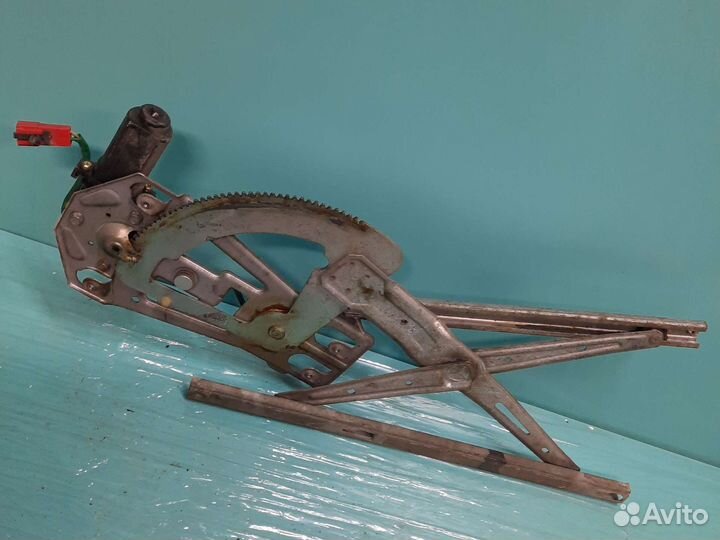 Передний правый стеклоподъёмник chrysler cirrus