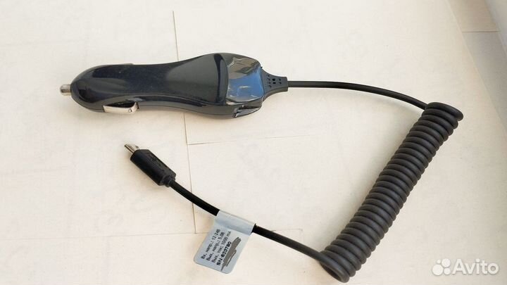 Автомобильное зарядное устройство