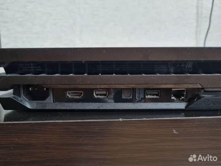 Sony playstation 4 pro 1tb