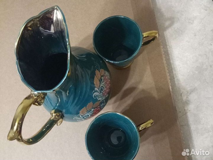 Кувшин с кружками