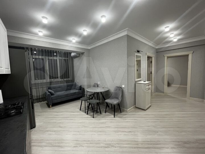2-к. квартира, 73 м², 8/8 эт.
