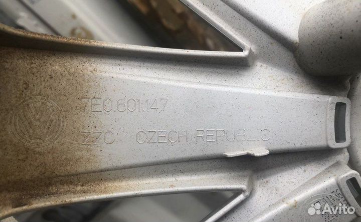 Колпаки ориг. R16 Volkswagen Caravelle 4шт